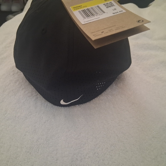 Nike Rise Cap Swoosh Flex Fitted NWT Size S/M - Picture 4 of 4